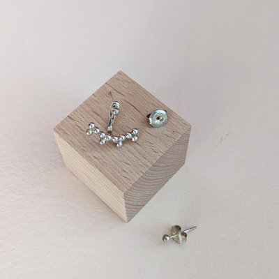 Boucles dessous d'oreilles Junon Agnès de Verneuil - sélectionnée pour vous par Aymée